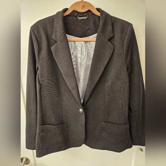 Jou Jou Jackets & Blazers - NWT - Jou Jou Soft & Cuddly Black Poly Blazer - Size 1X